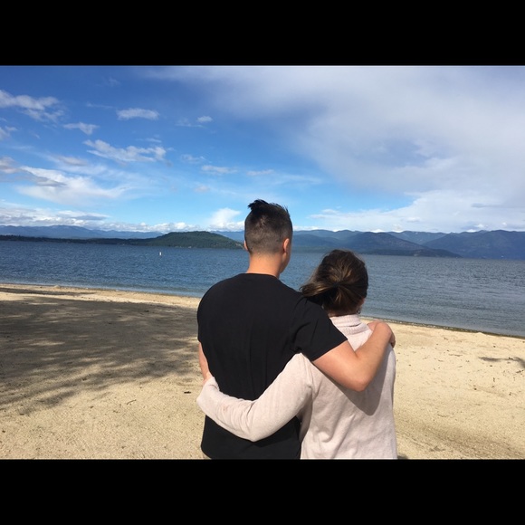 Meet your Posher, Kelsey - Picture 2 of 2